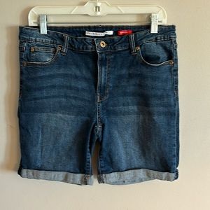 Celebrity Pink Women’s Bermuda Shorts Size 13/31